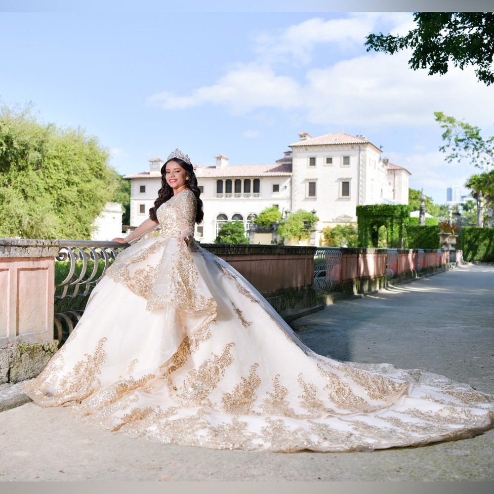Regazza Quinceañera Dress , Color Gold size 8.